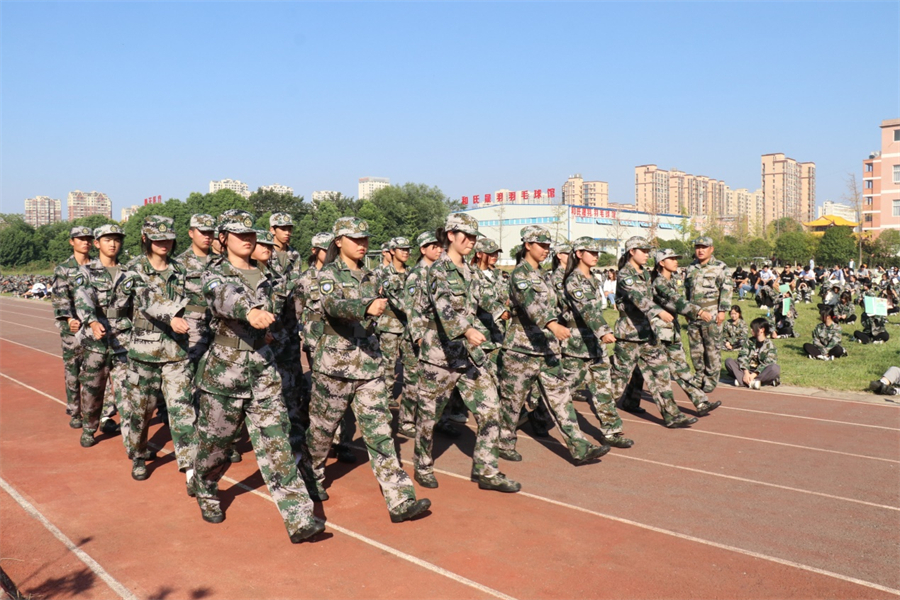 準(zhǔn)軍事化管理   (16).jpg